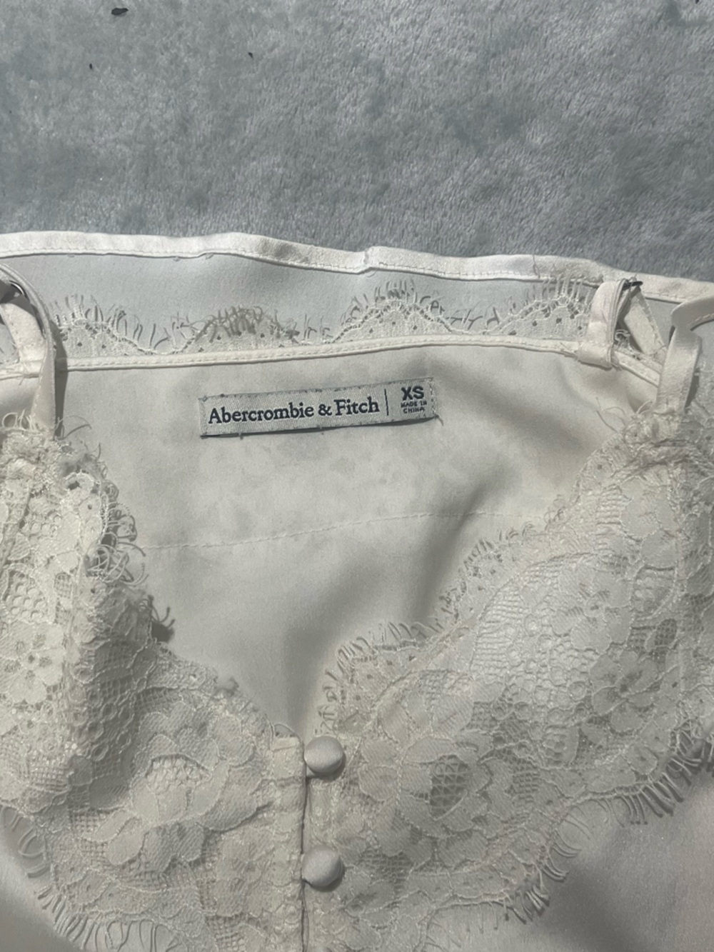 Abercrombie & Fitch White Lace Trim Satin Cami - Picture 4 of 4